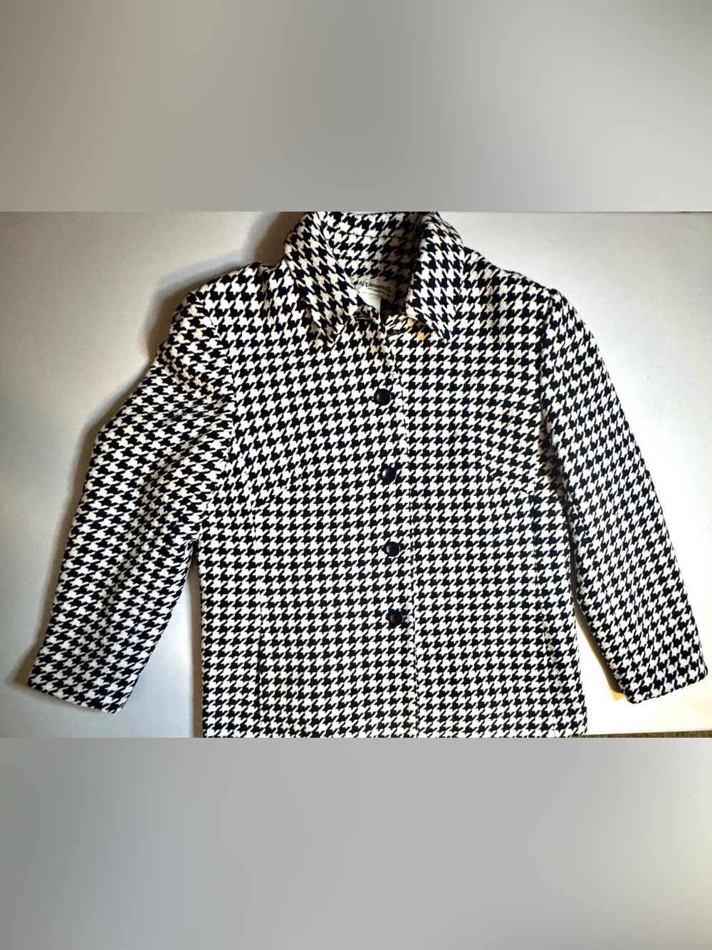 Classic Black and White Houndstooth Button-Front Women's Medium wool coat